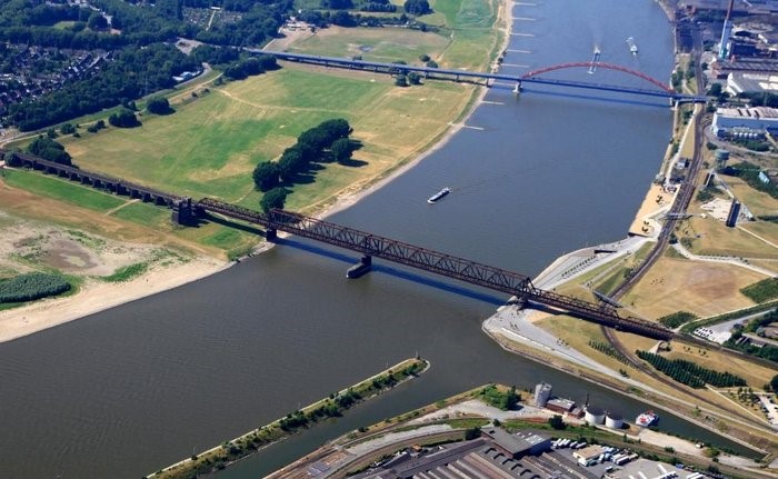 Duisburg-Hochfeld Railway Bridge, Germany