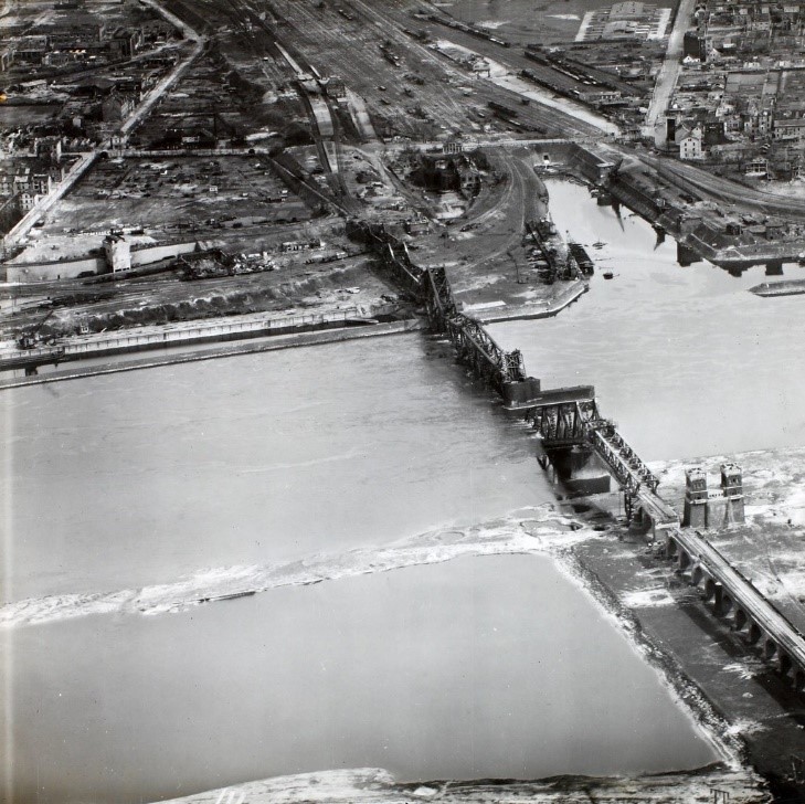 Duisburg-Hochfeld Railway Bridge, Germany