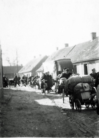 German civilians evacuating a town near Elbe