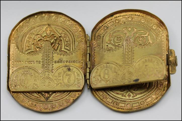 A picture containing coin

Description automatically generated