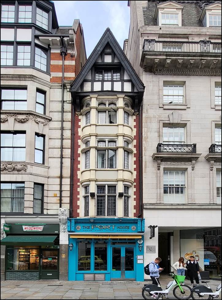 John Knox House with a blue awning

Description automatically generated