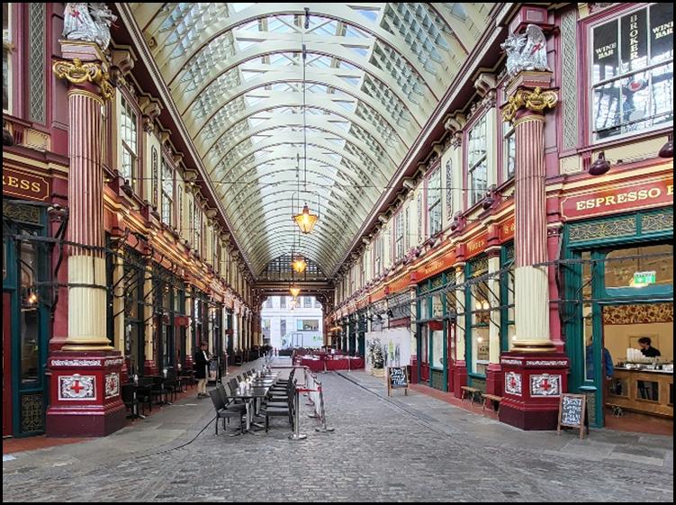 A large shopping mall with Leadenhall Market in the background

Description automatically generated with medium confidence