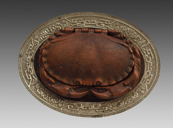 Crab on a Platter needle
case
