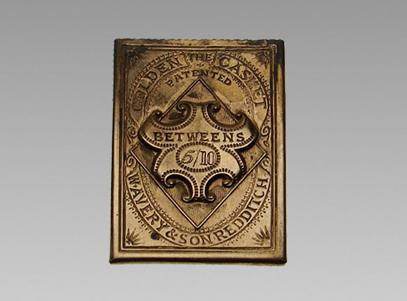Golden Casket
Diamond needle case