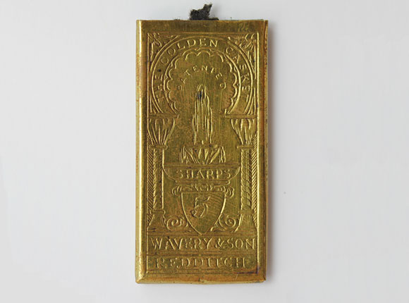 Golden Casket
Fountain needle case