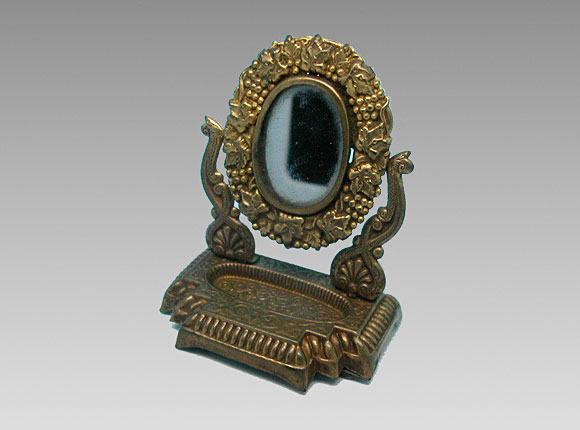 Looking Glass needle
case
