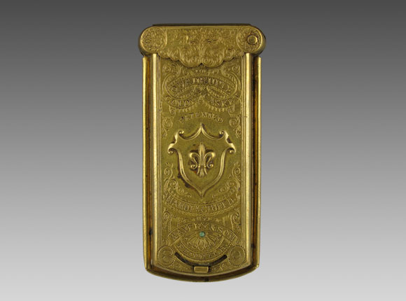 Quadruple Golden Casket 
Fleur di Lis needle case