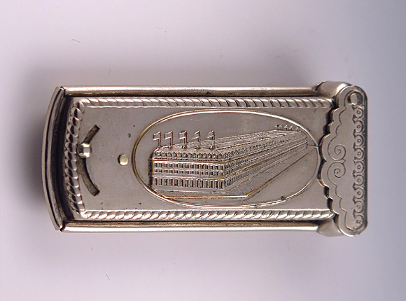 Quadruple Unknown
Building needle case