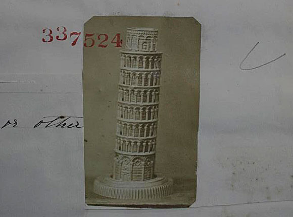 Leaning Tower of Pisa
needle case